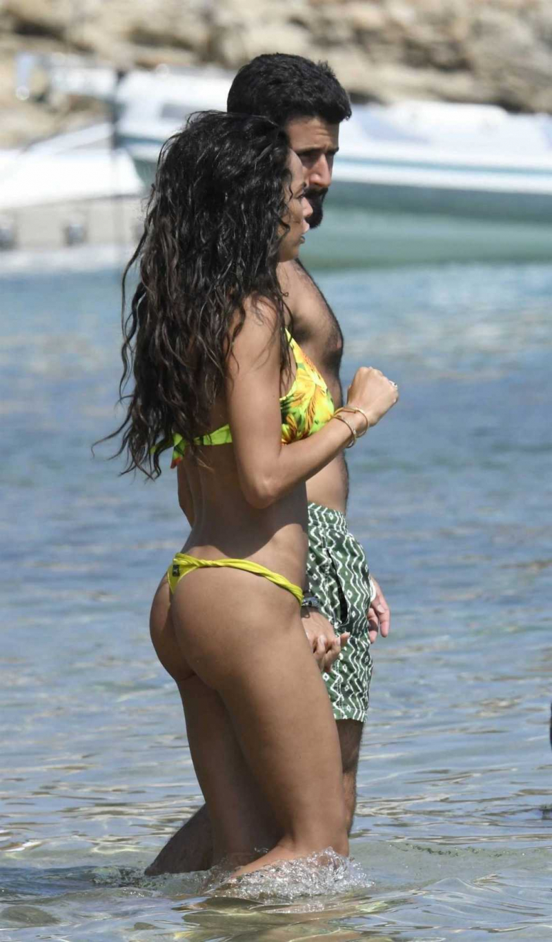 Raffaella Fico bikini ile Mykonos'ta