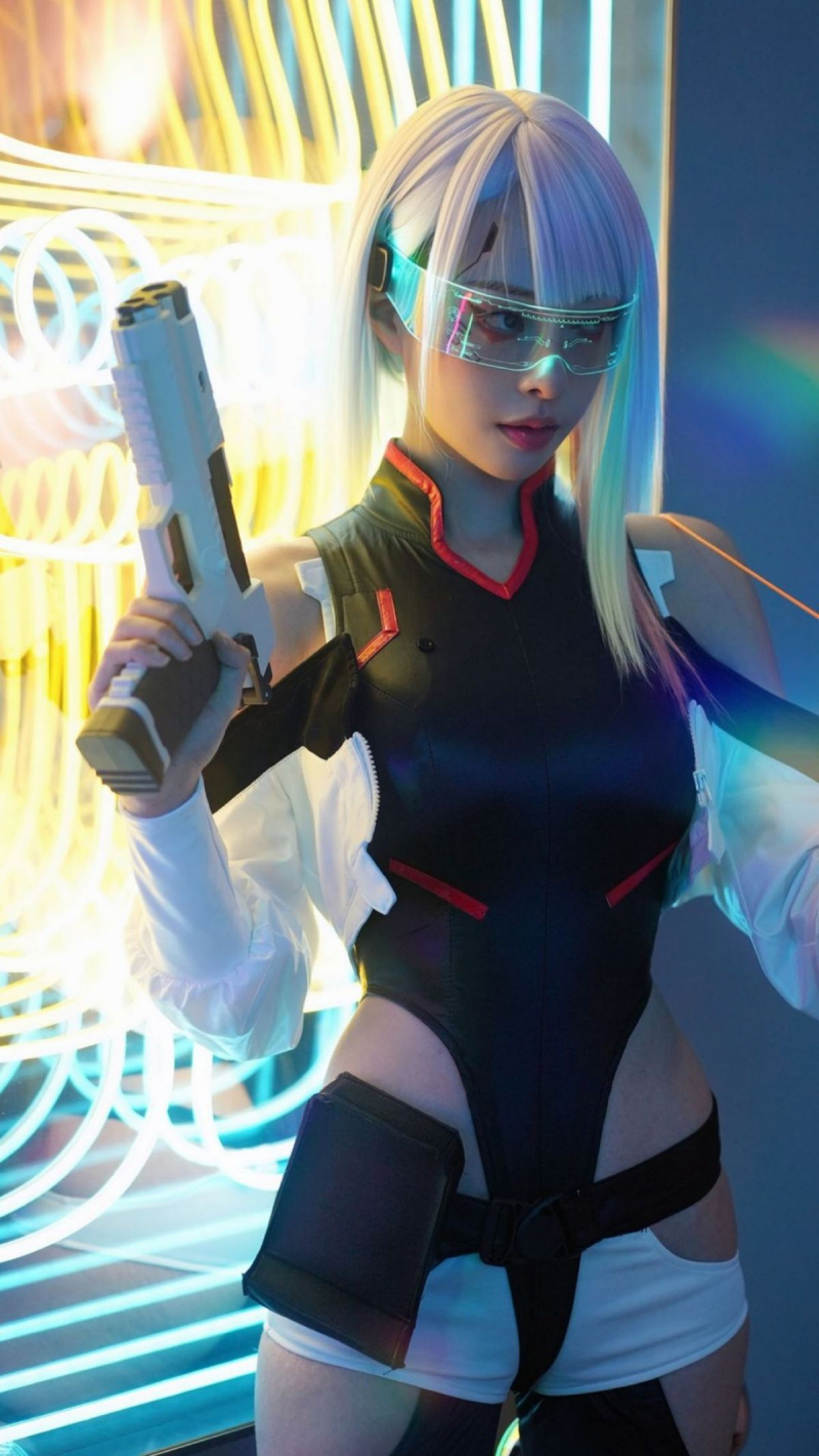 Cathryn Li - Cyberpunk 2077 Lucy Cosplay