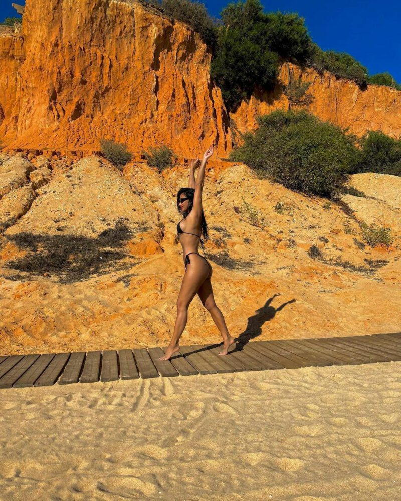 Nicole Scherzinger tanga bikiniyle fotoğraf çekimlerinde