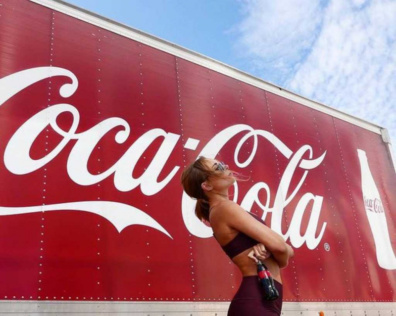 Kimberley Garner Coca Cola 2021 çekimlerinde