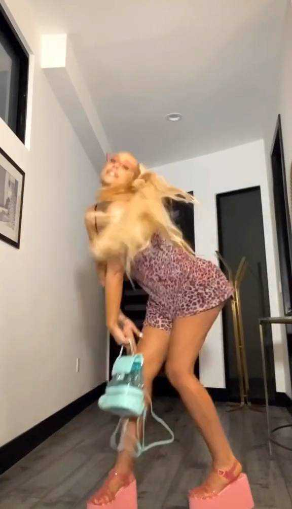 Iggy Azalea dans videosu yayınladı