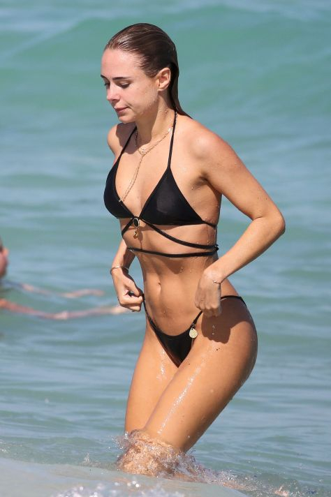 Kimberley Garner bikini ile Miami plajında 29/03/2021