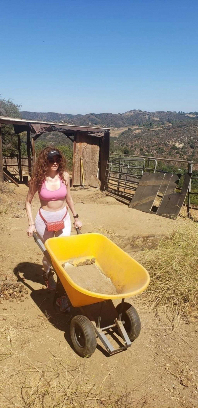 Blanca Blanco Malibu'da kum taşıdı