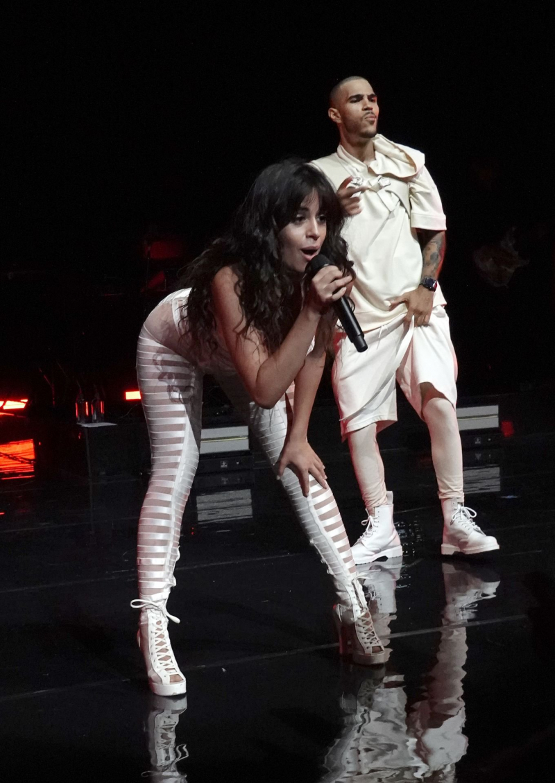 Camila Cabello Miami'de sahnede