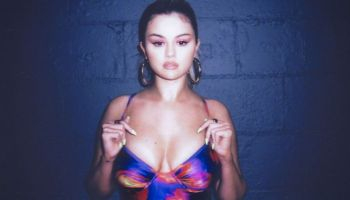 Selena Gomez bikini ile Los Angeles'ta