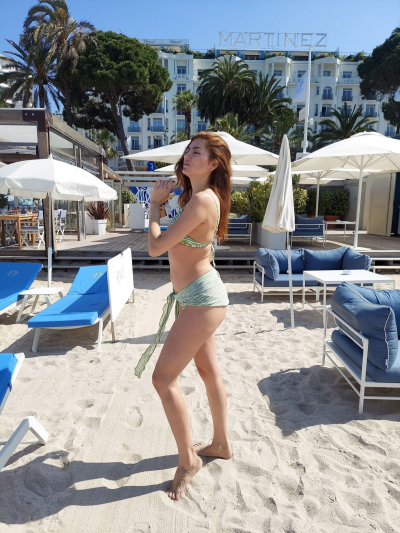 Blanca Blanco bikiniyle Cannes'da