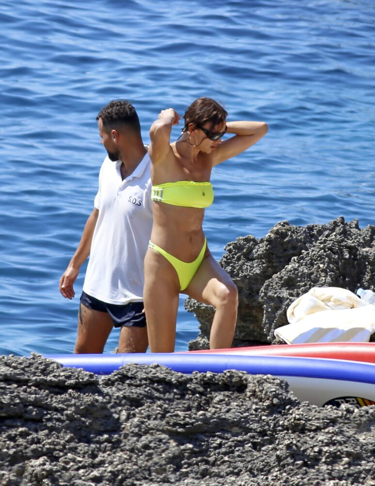 Irina Shayk bikiniyle Ibiza'da