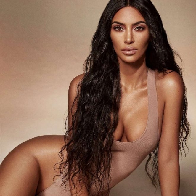Kim Kardashian Kkw Beauty çekimlerinde