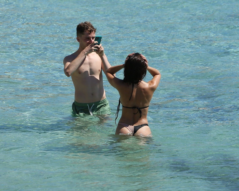 Maria Pedraza tanga bikini ile Ibiza'da