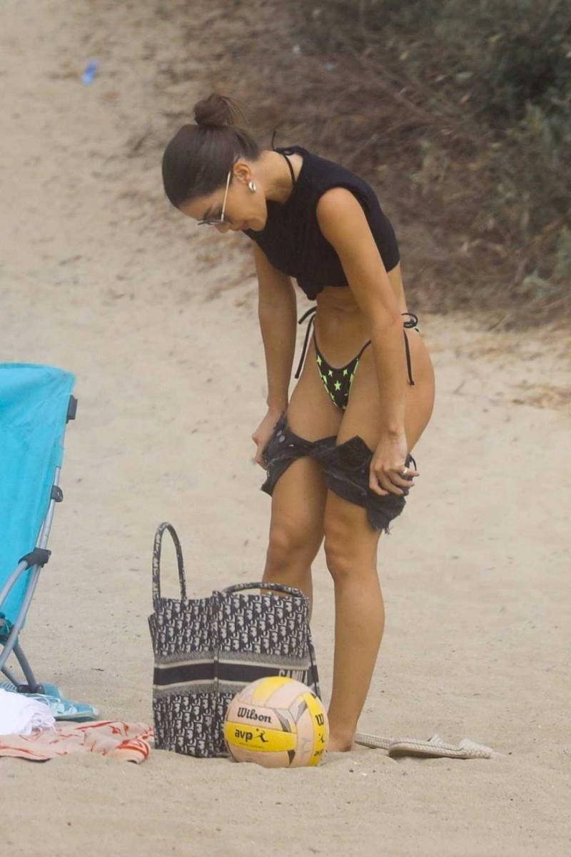 Camila Coelho bikini ile Santa Monica'da