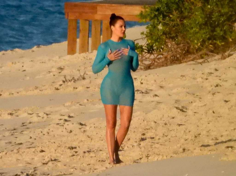 Khloe Kardashian Turks ve Caicos Adaları'nda