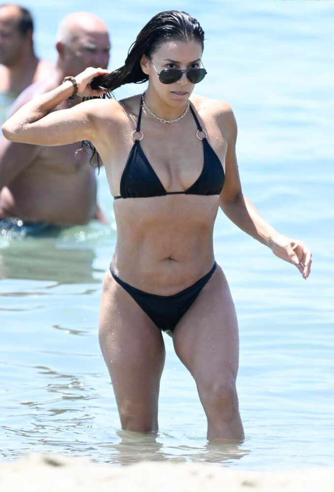 Eva Longoria bikiniyle Marbella'da