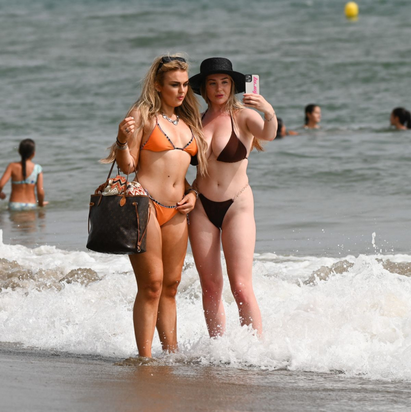 Tallia Storm ve Bethany Lily April Nikki plajında