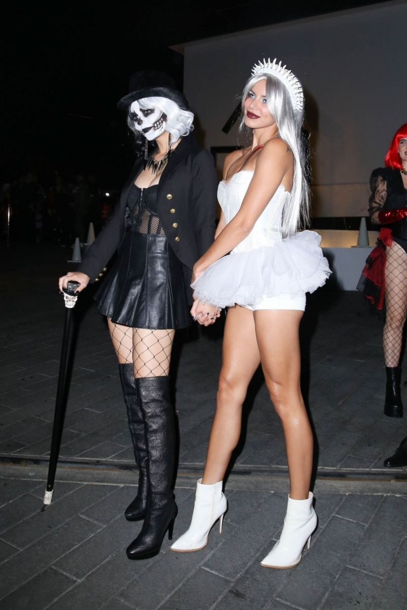 Victoria Justice ve Madison Reed Halloween partide