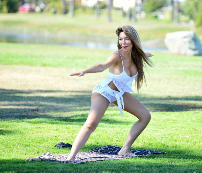 Farrah Abraham Santa Monica'da yogada
