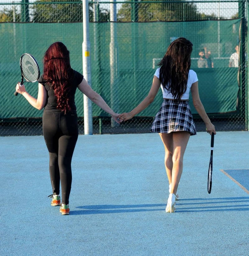Chloe Khan tenis kortunda