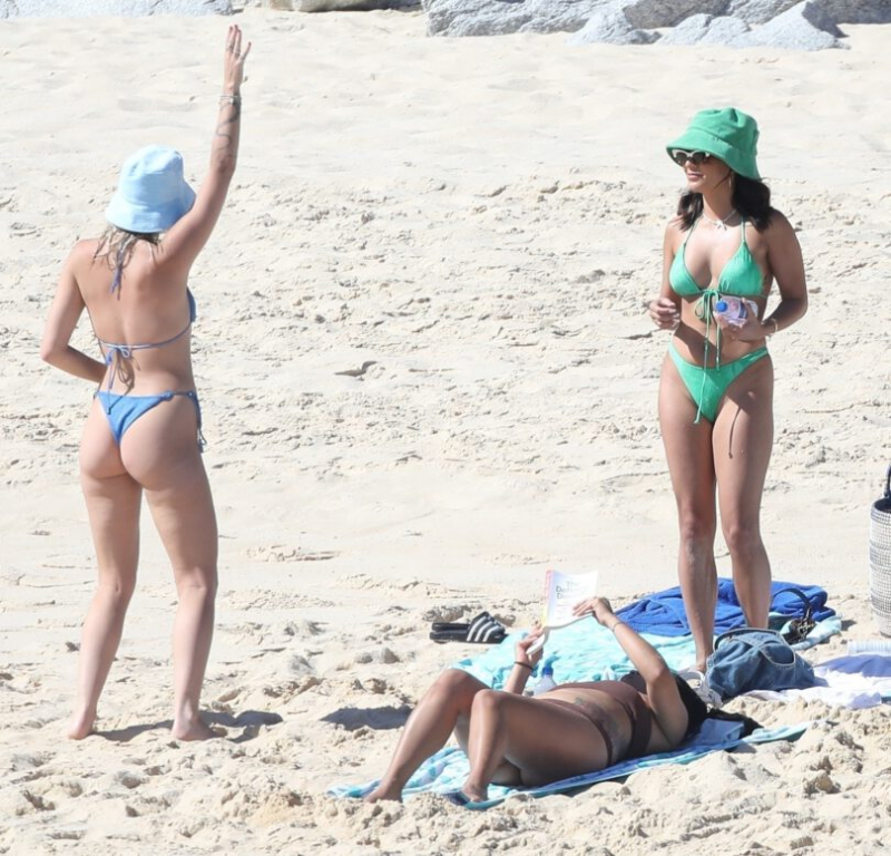 Vanessa Hudgens yeşil bikiniyle Cabo San Lucas'da