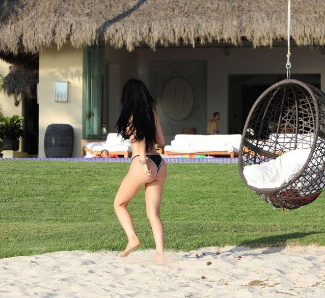 Kylie Jenner erkek arkadaşıyla tatilde