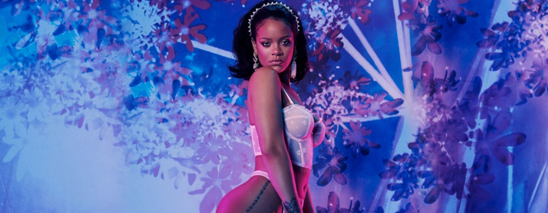 Rihanna jartiyer ve büstiyer ile çekimlerde