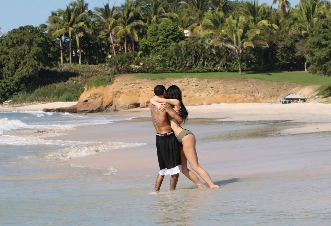 Kylie Jenner sevgilisiyle Punta Mita'da