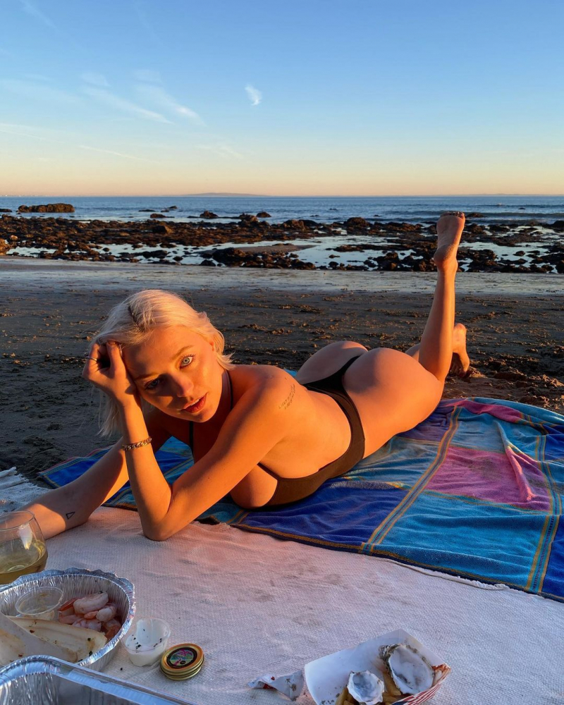 Caroline Vreeland mayo ile plajda