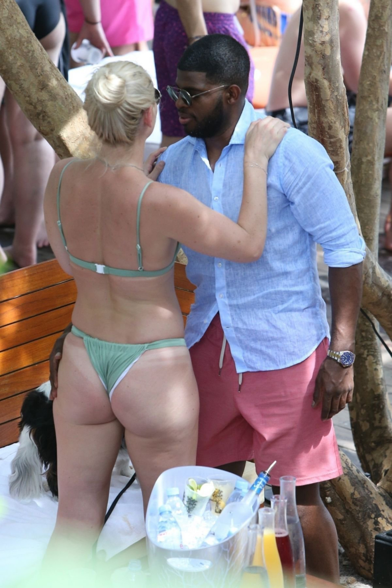 Lindsey Vonn yeşil bikini ile Miami'de