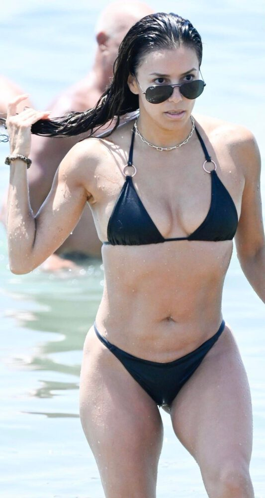Eva Longoria bikiniyle Marbella'da