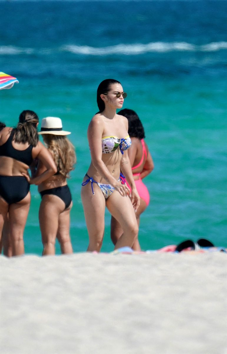 Paris Berelc bikini ile Miami plajında