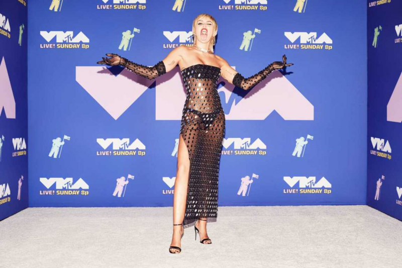 Miley Cyrus 2020 MTV Video Müzik Ödülleri etkinliğinde