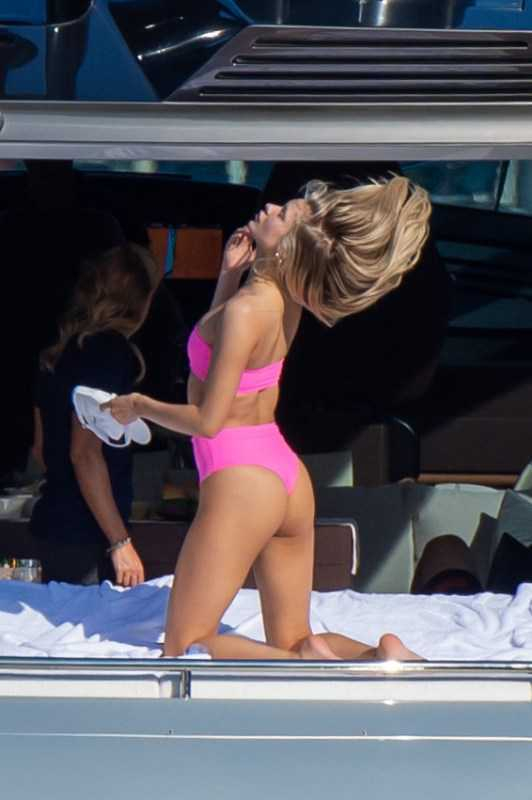 Josie Canseco pembe bikiniyle Miami'de botta
