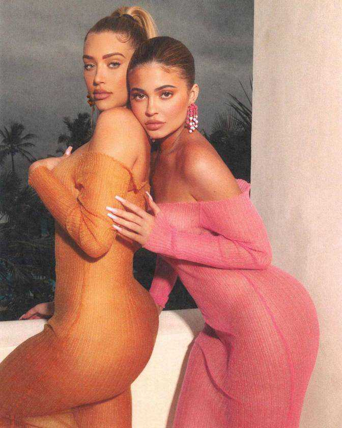 Kylie Jenner turuncu bikini ile fotoğraf çekimlerinde 21/01/2021