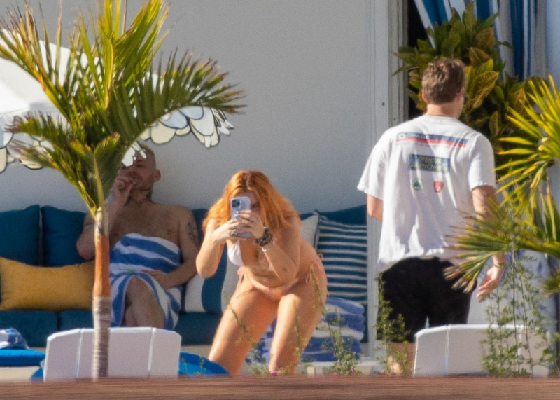 Bella Thorne bikiniyle Cabo San Lucas'da
