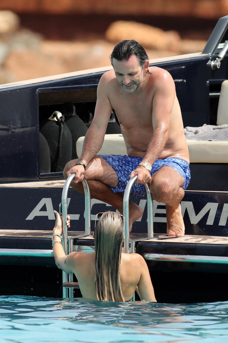 Sylvie Meis bikiniyle Formentera'da botta