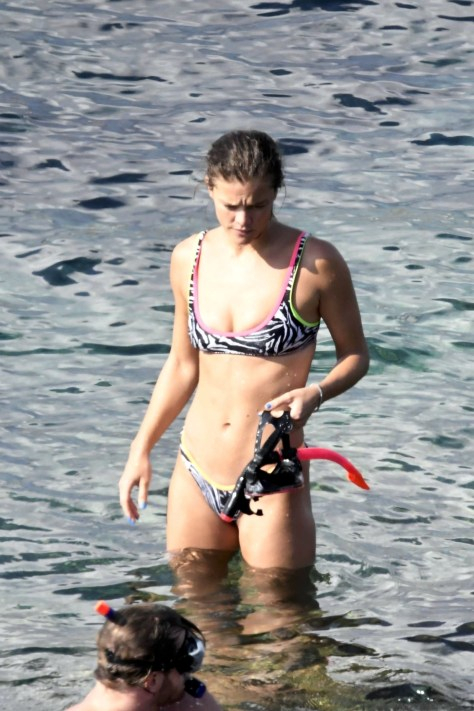 Nina Agdal bikiniyle Mykonos'ta
