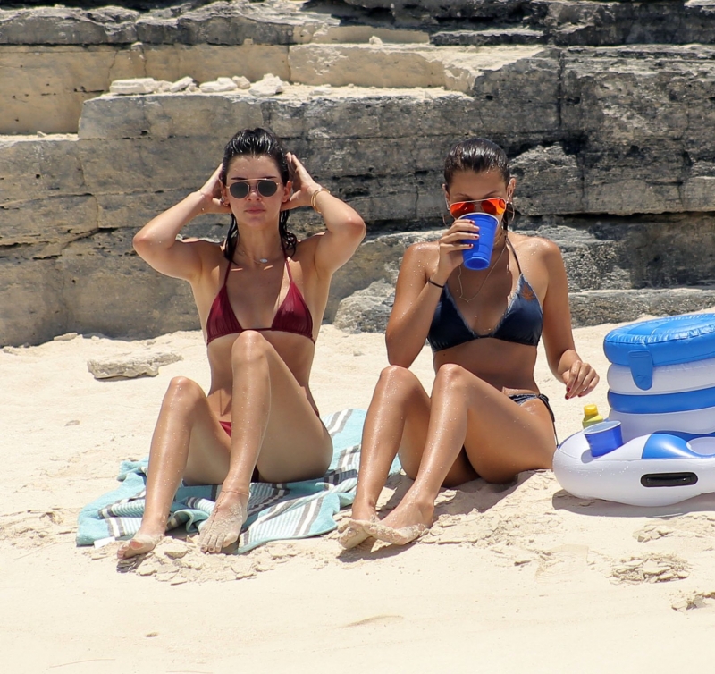 Kendall Jenner plajda